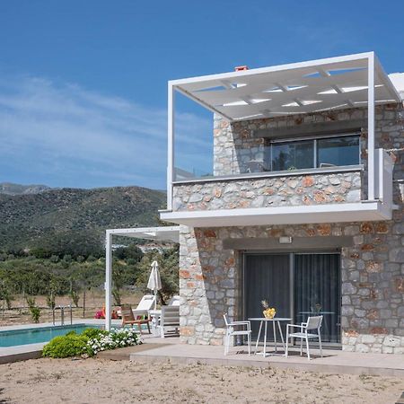 Cedar Bay Beachside Villas Palaiochora Eksteriør billede