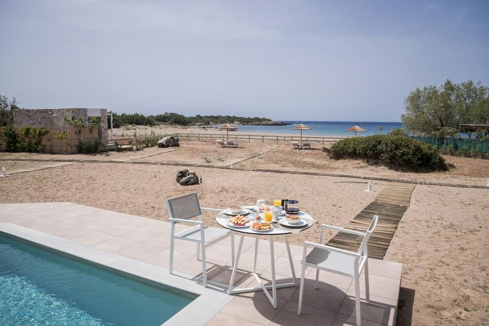 Cedar Bay Beachside Villas Palaiochora Eksteriør billede