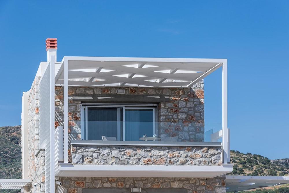 Cedar Bay Beachside Villas Palaiochora Eksteriør billede