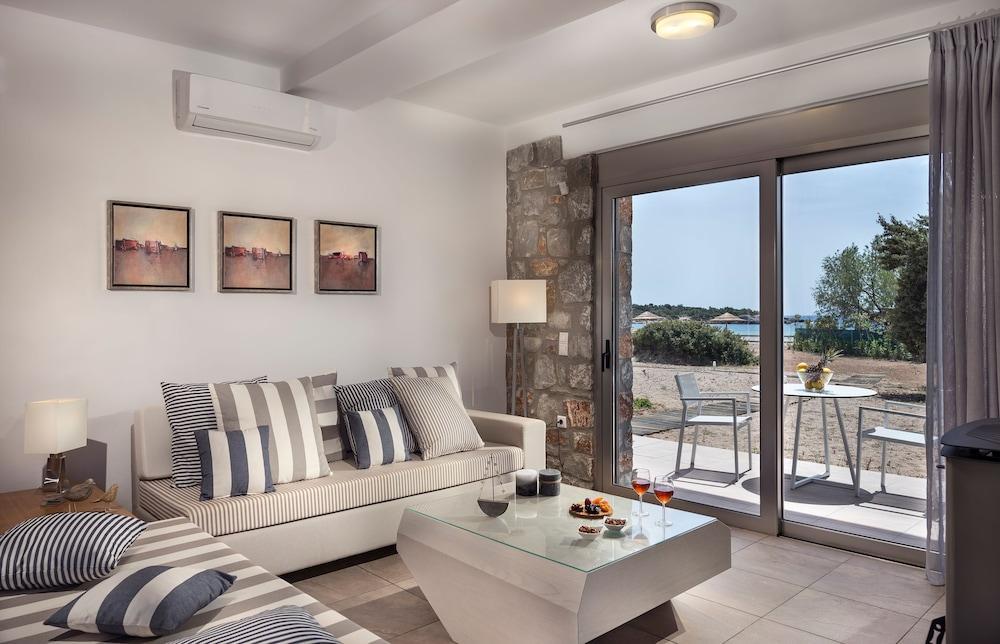 Cedar Bay Beachside Villas Palaiochora Eksteriør billede