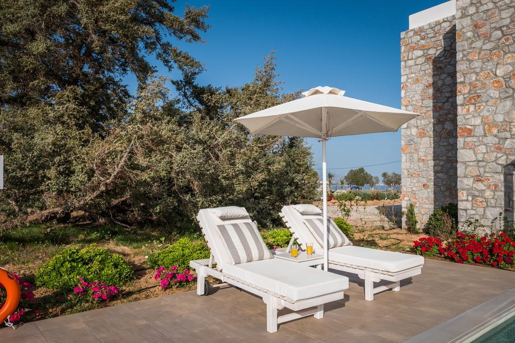 Cedar Bay Beachside Villas Palaiochora Eksteriør billede