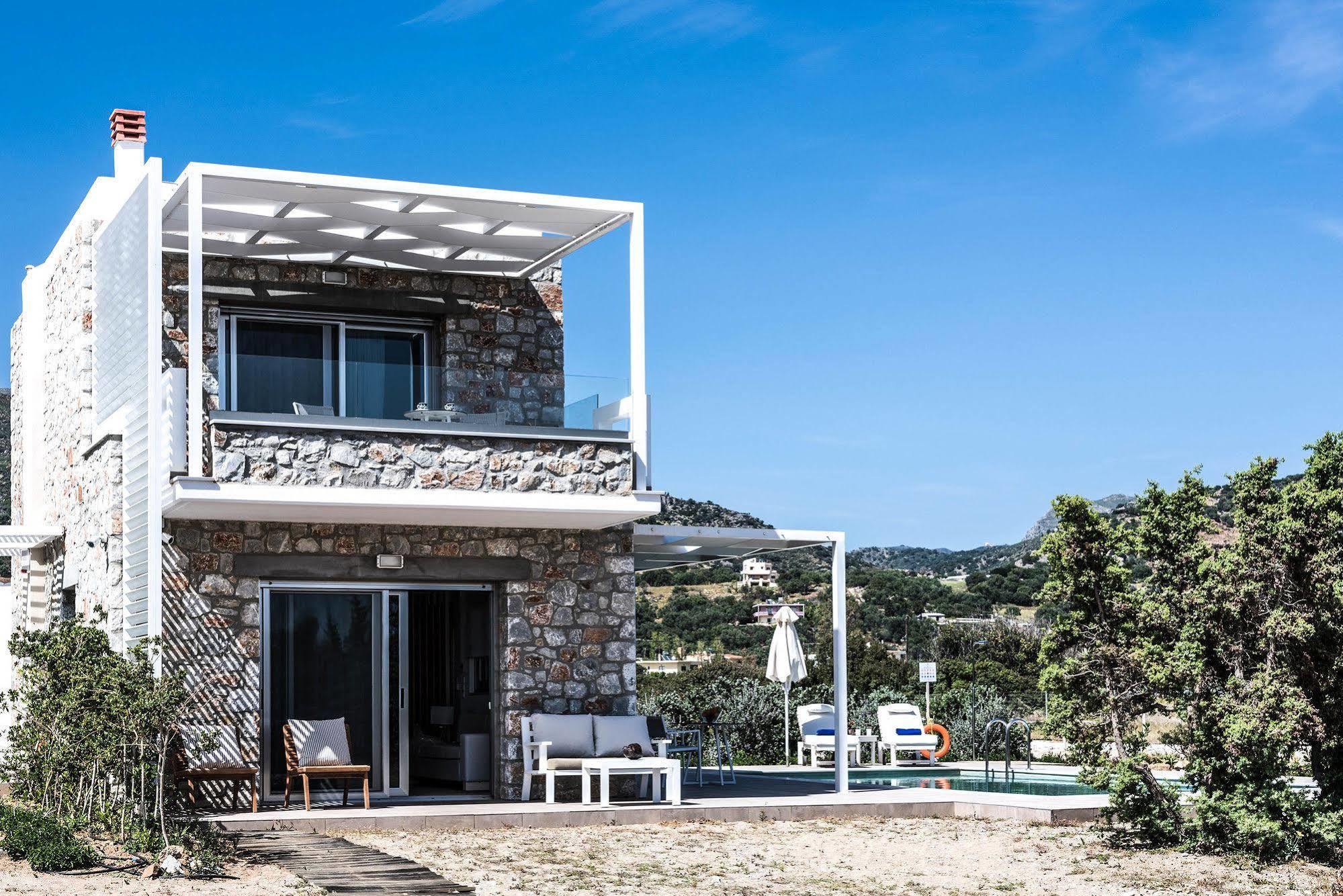 Cedar Bay Beachside Villas Palaiochora Eksteriør billede